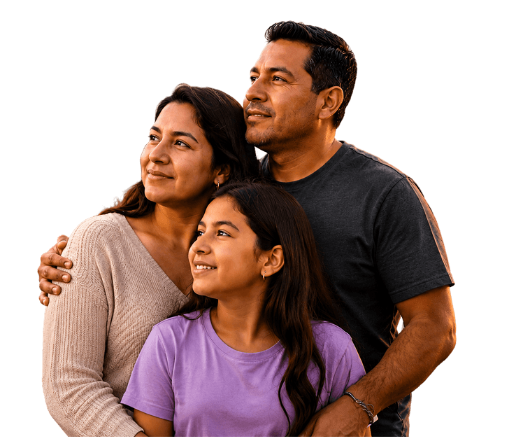 Familia latina mirando hacia el horizonte